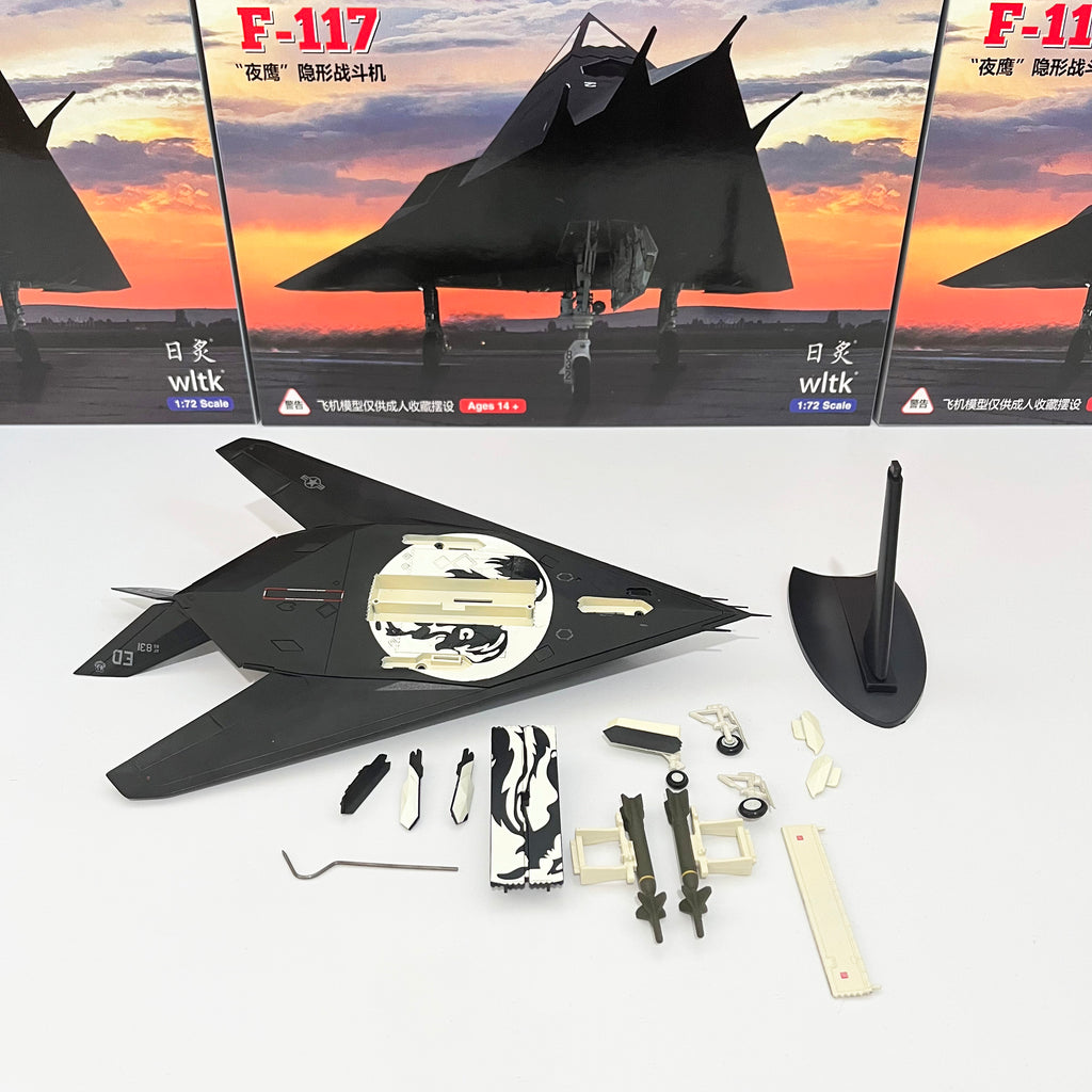 Militär-Flugzeugmodell aus Metall – Bild 3 | LuxeStyle