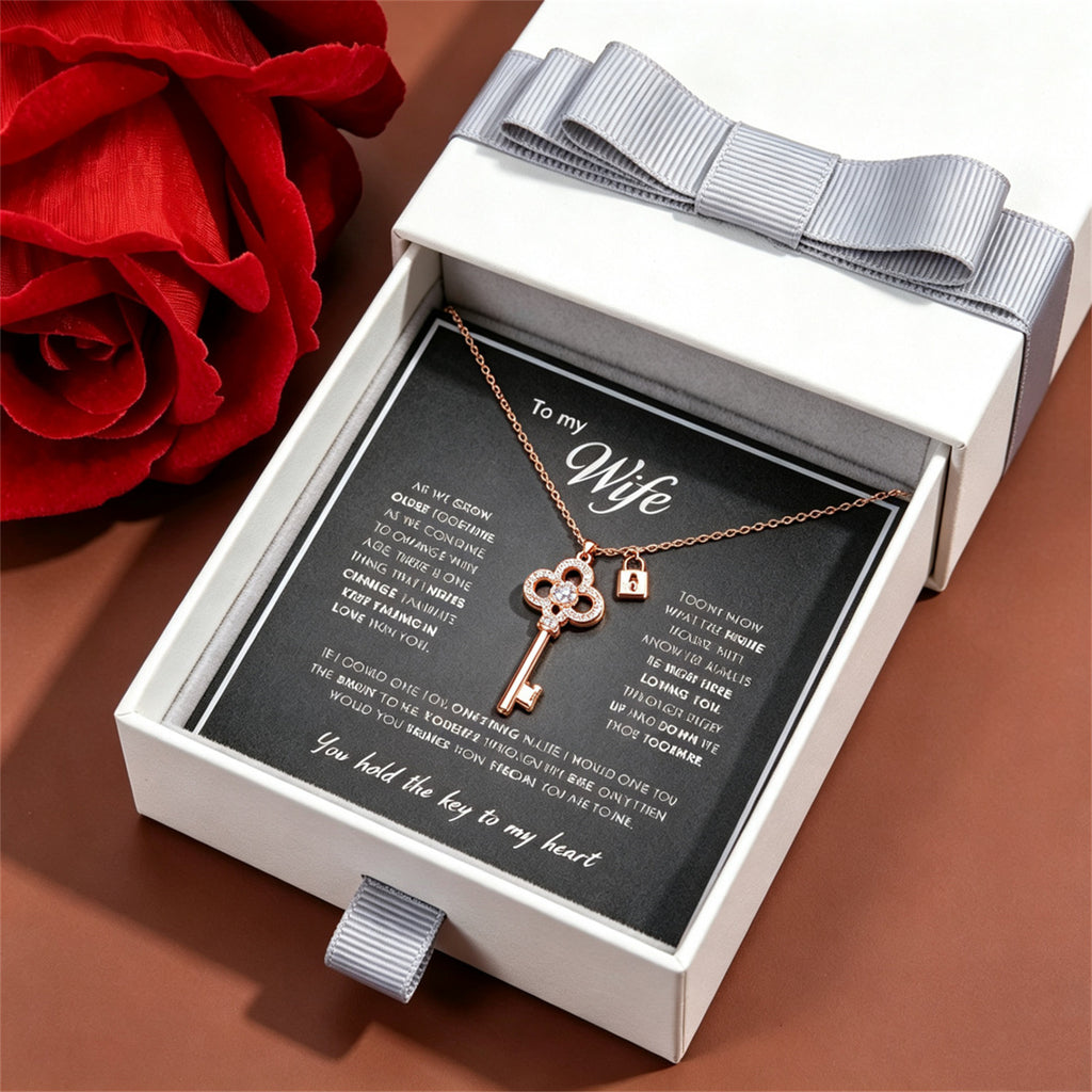 Diamantbesetzte Schlüssel-Halskette mit Geschenkbox