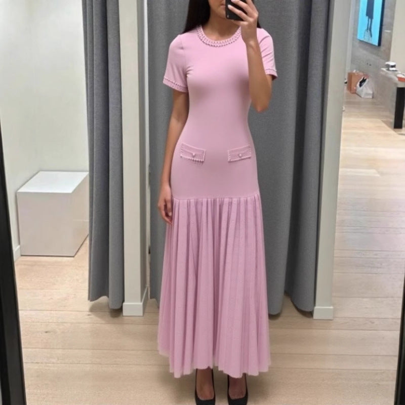 Kurzes Strickkleid mit Perlen und Rundhals | LuxeStyle