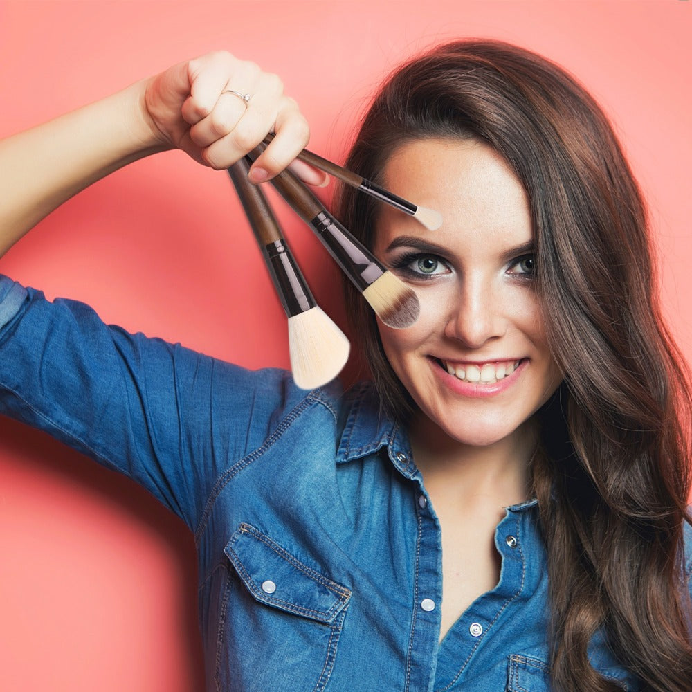 Make-up Pinselset mit Holzgriff