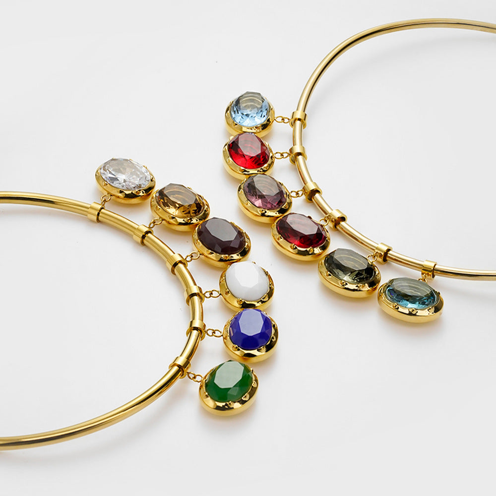 Vergoldetes Titan-Halsband mit Anhänger – Bild 5 | LuxeStyle