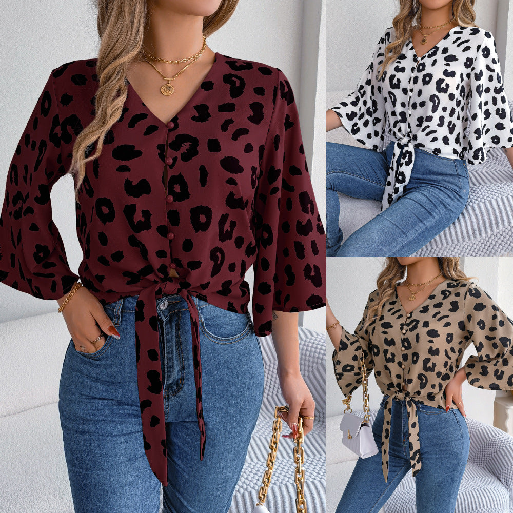 Damen Bluse mit Schnürdetails und ausgestellten Ärmeln – Bild 5 | LuxeStyle