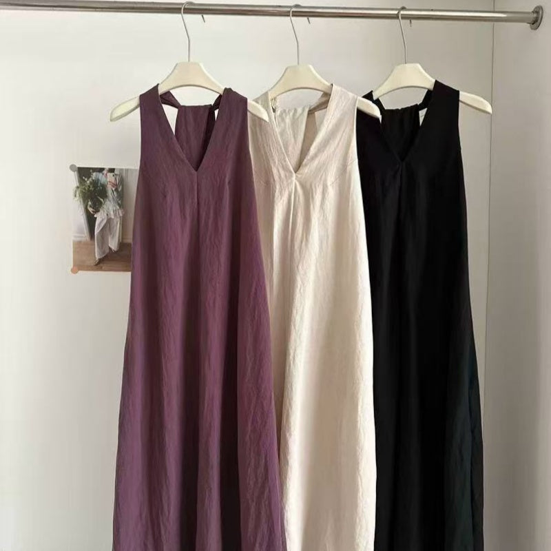Sommerliches Neckholder-Kleid mit V-Ausschnitt – Bild 7 | LuxeStyle