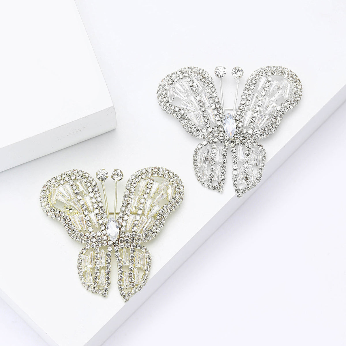 Brosche mit Schmetterling aus Strass – Bild 2 | LuxeStyle