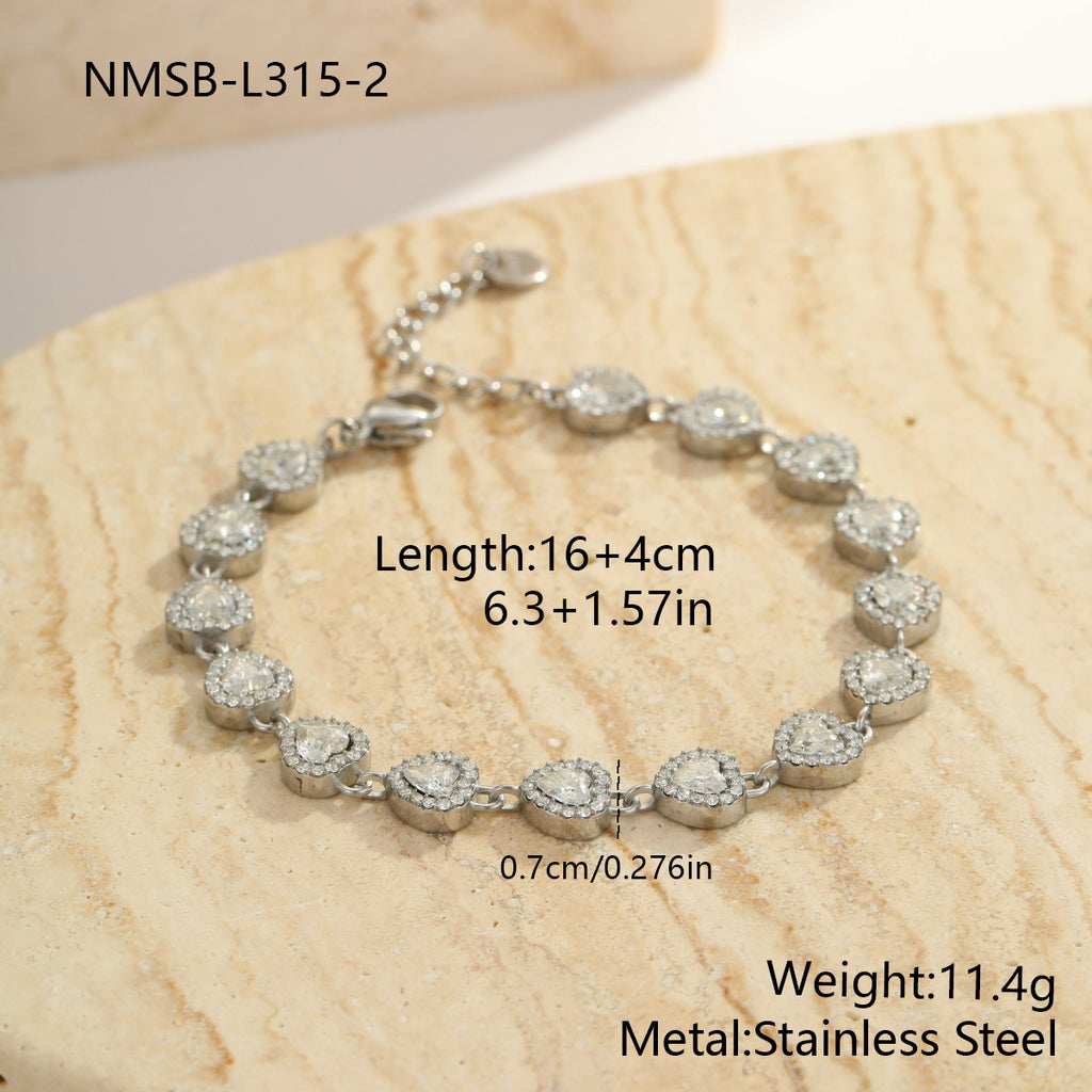 Herz-Zirkon Armband aus farbbeständigem Edelstahl – Bild 7 | LuxeStyle