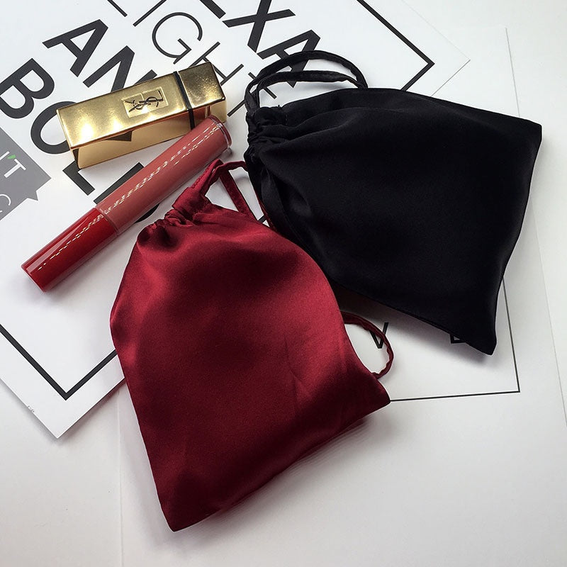 Seiden-Organizer für Augenmaske & Schmuck | LuxeStyle