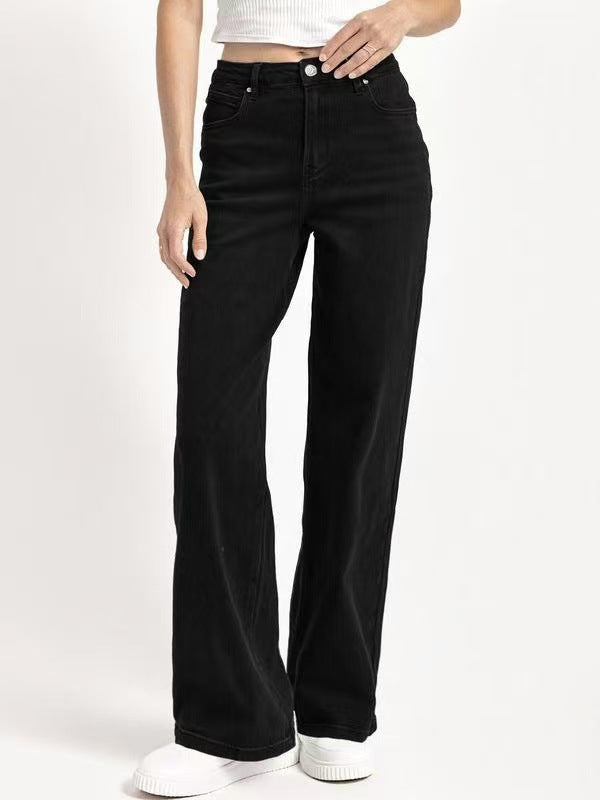 Weite Damenjeans, gerades Bein