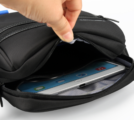 Männer-Shoulderbag mit USB-Ladefunktion 10" – Bild 3 | LuxeStyle