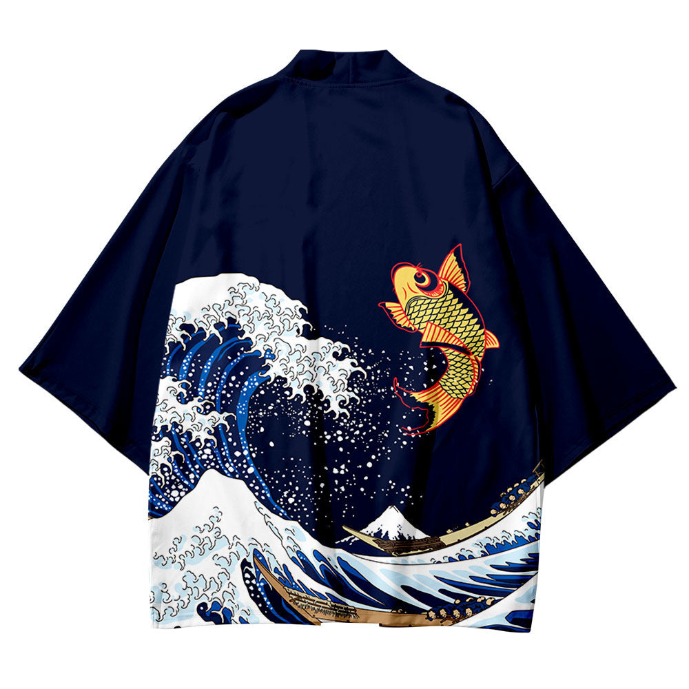 T-Shirt mit Karpfen-Print und Feder-Cape – Ansicht 2