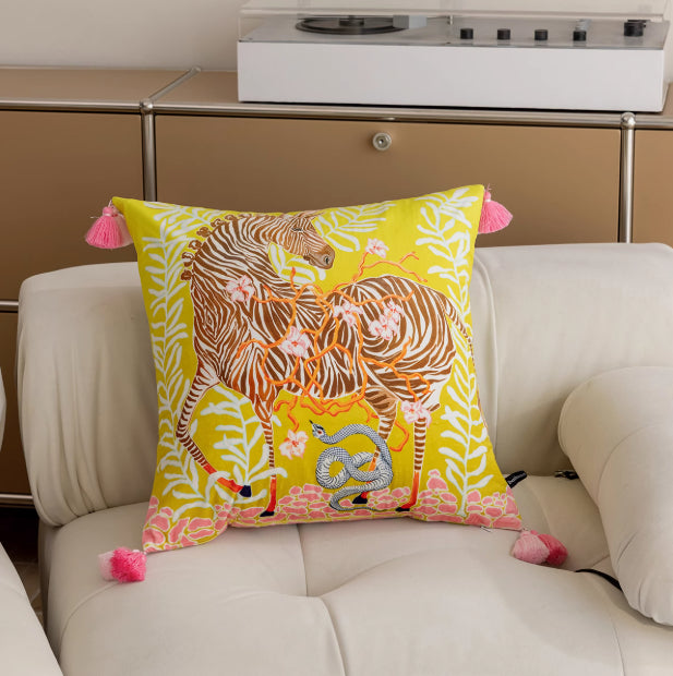 Samt-Kissenbezug mit Hunde-Print – Bild 6 | LuxeStyle
