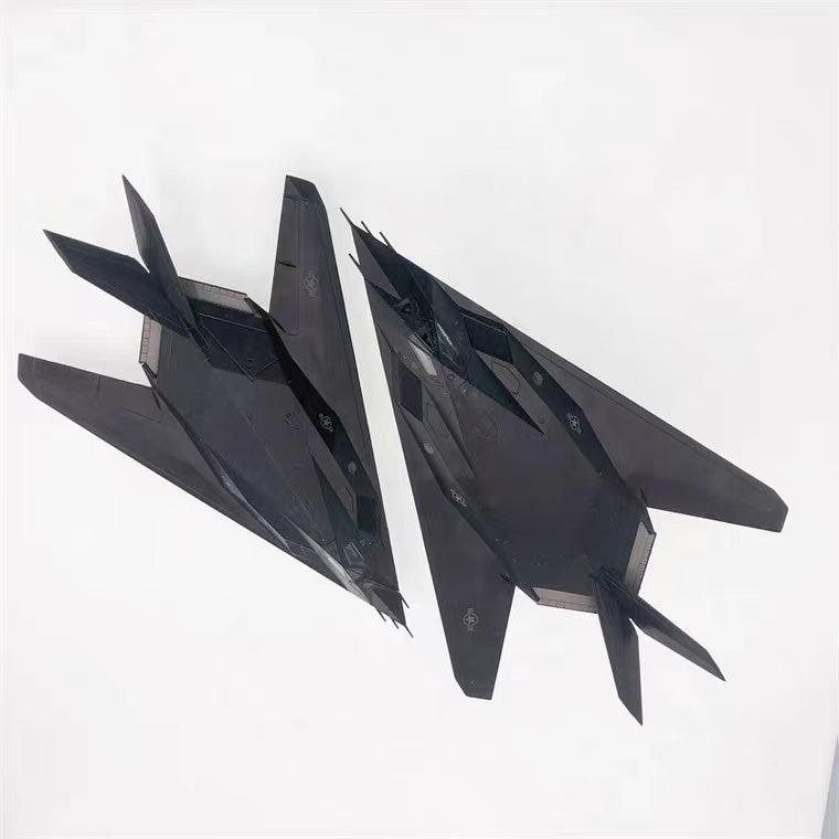 Militär-Flugzeugmodell aus Metall – Bild 2 | LuxeStyle
