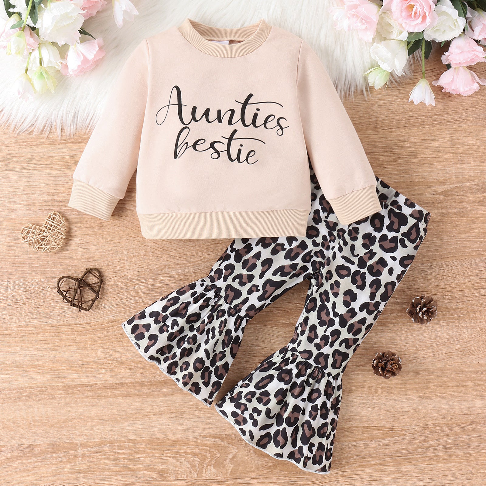 Leoparden-Look: Pullover & Schlaghose für Mama & Kind