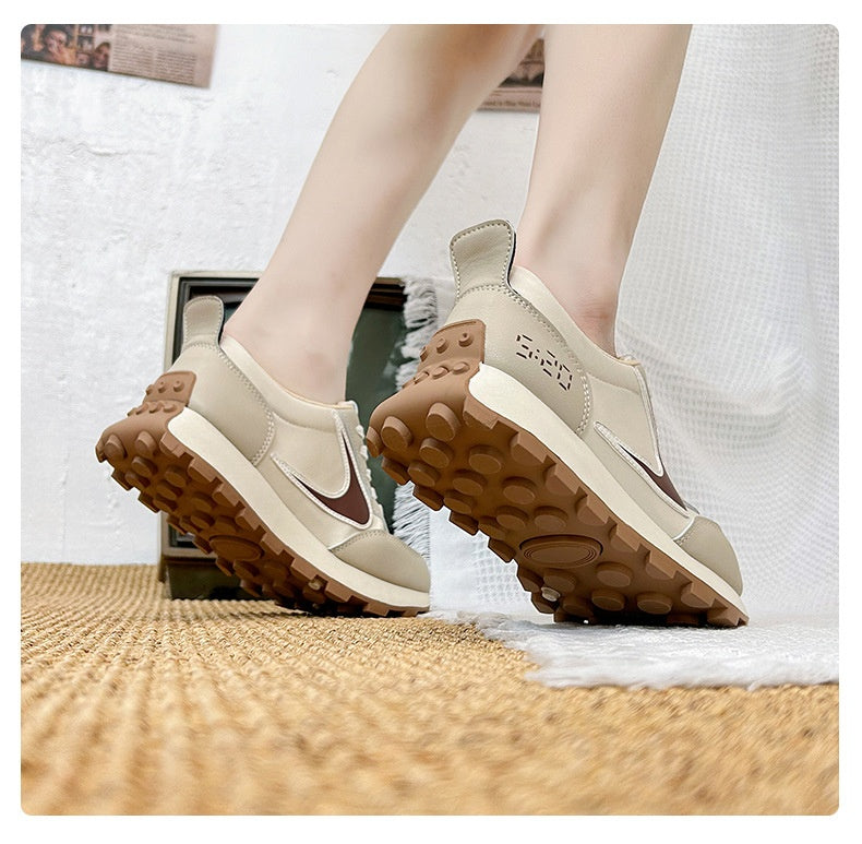 Bequeme, erhöhende Laufschuhe