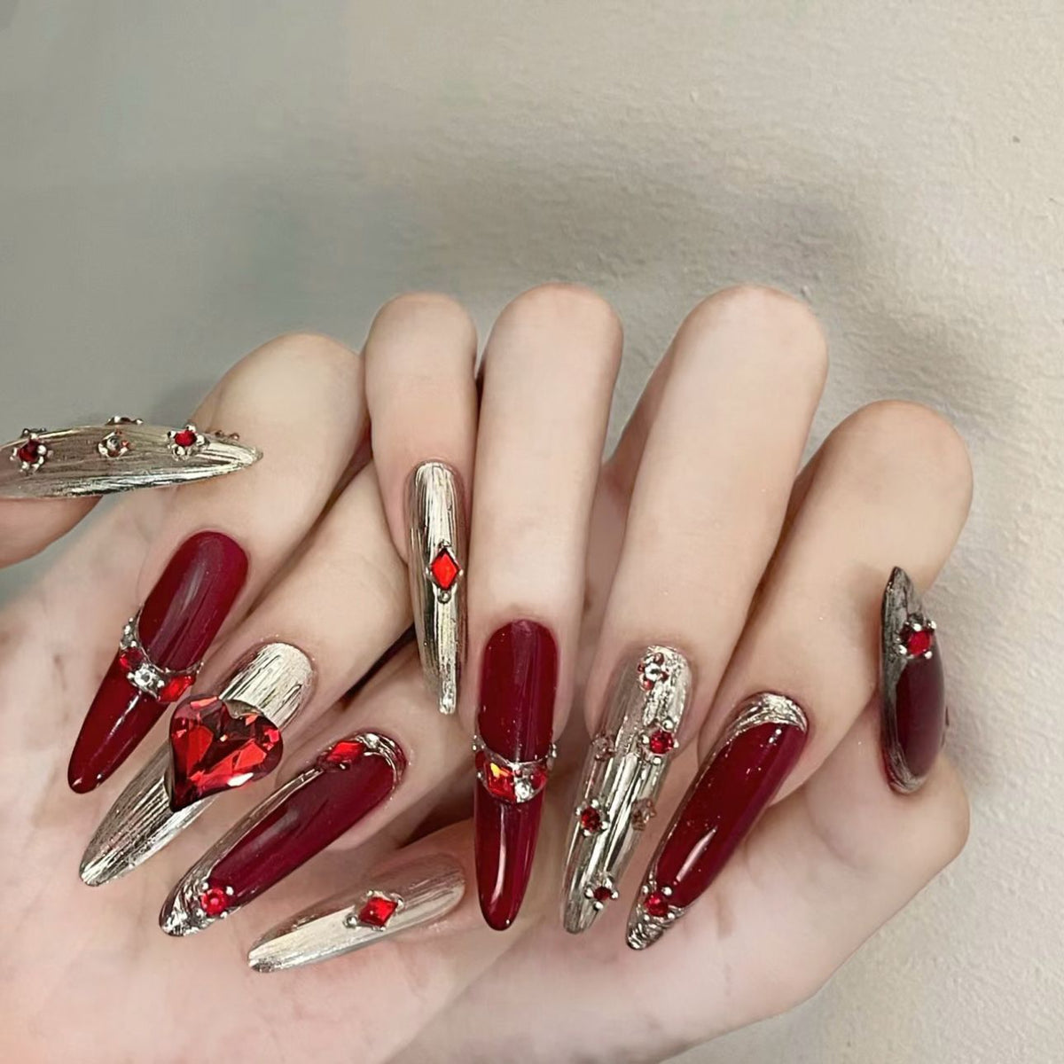 Hochzeits-Nagel-Set – Bild 5 | LuxeStyle