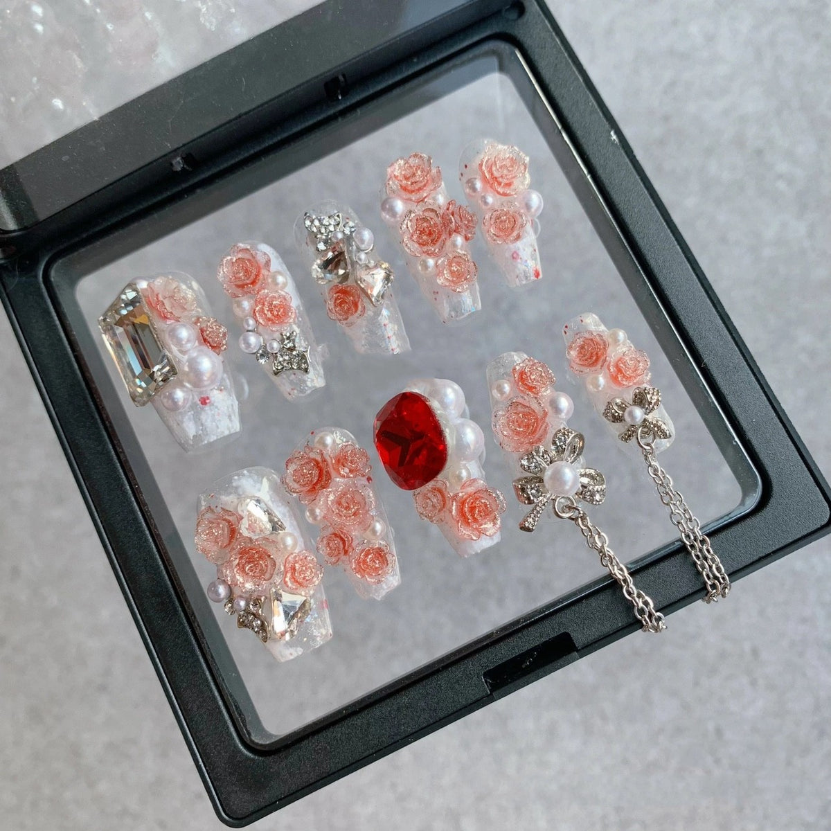 Handgemachte Rhinestone Nagelsticker – Bild 5 | LuxeStyle