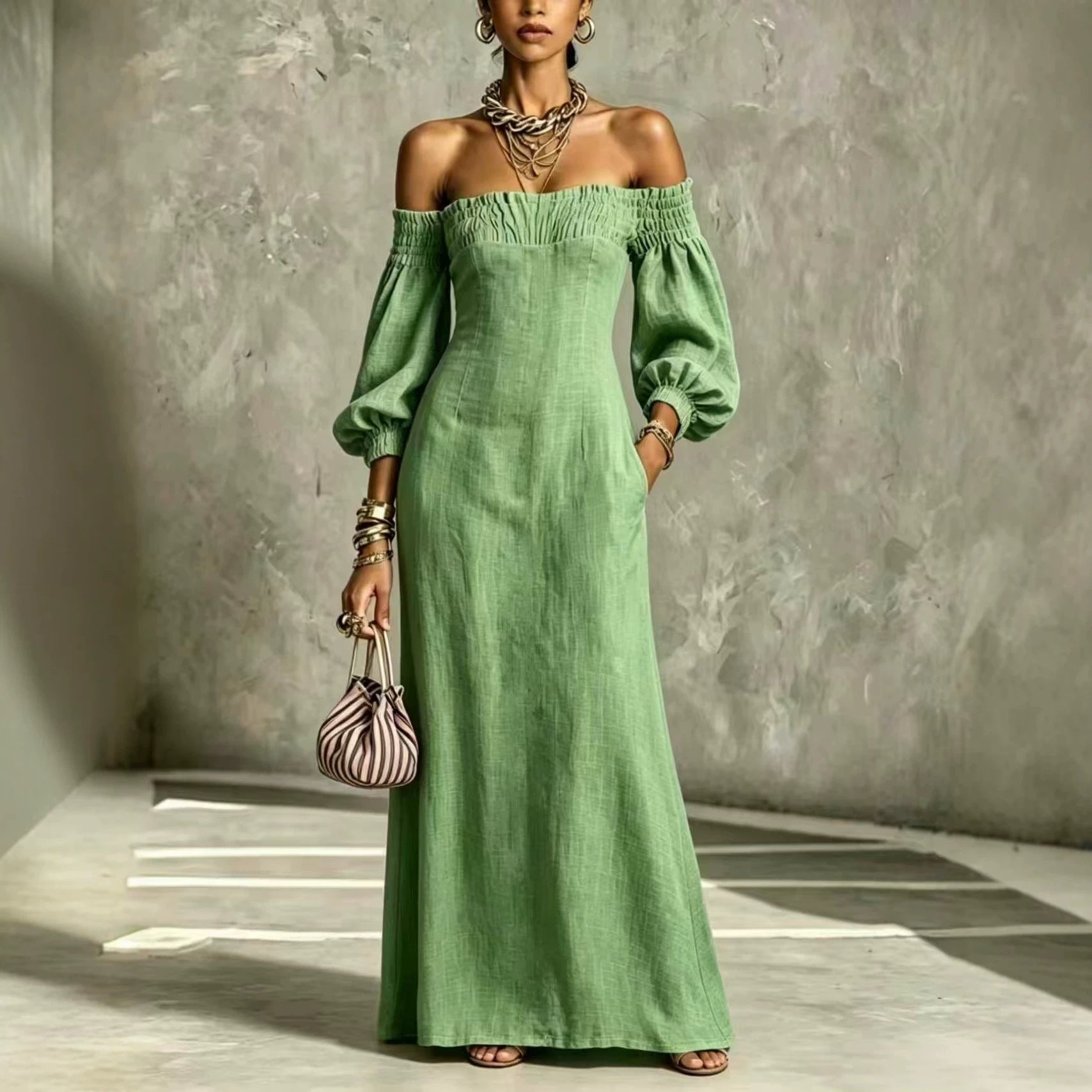 Elegantes Maxikleid mit Glockenärmeln