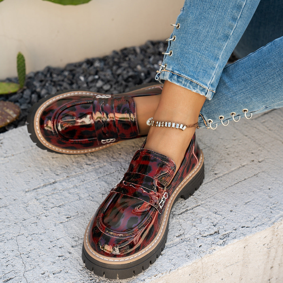 Vintage Loafer mit Leoparden-Print und Schnalle