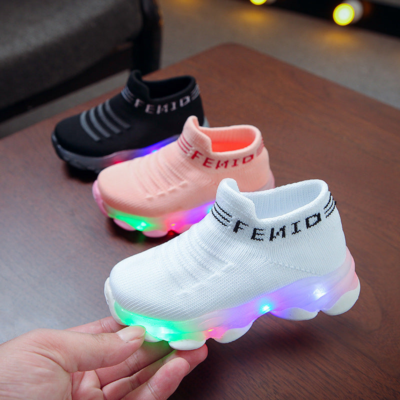 Fliegende Web-Sneaker für Kinder – Bild 2 | LuxeStyle