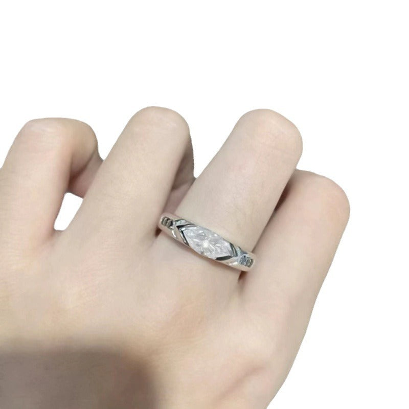 Unisex Ring mit weissem Strassstein – Bild 2 | LuxeStyle