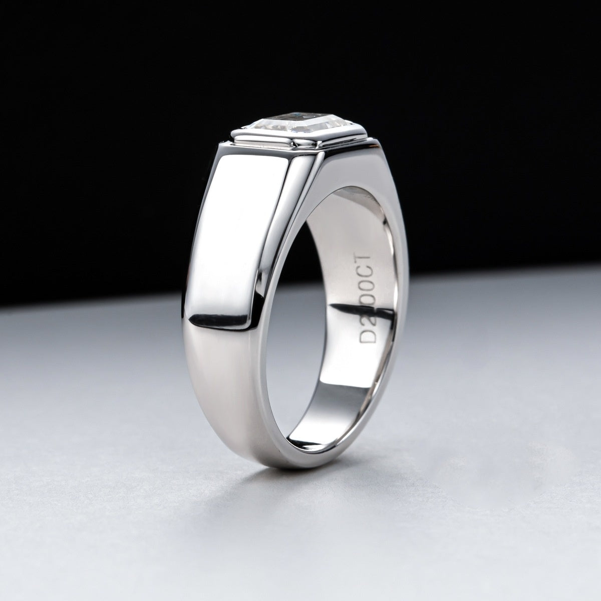 Moissanite Ring mit 2 Karat Smaragd und 925er Silber