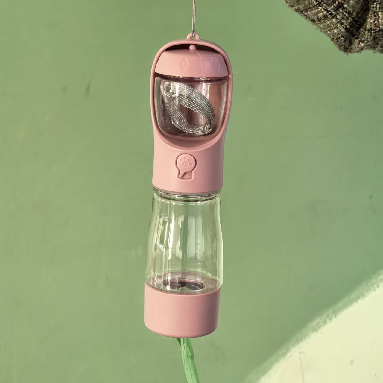 Reise-Trinkflasche für Haustiere mit Futterfach