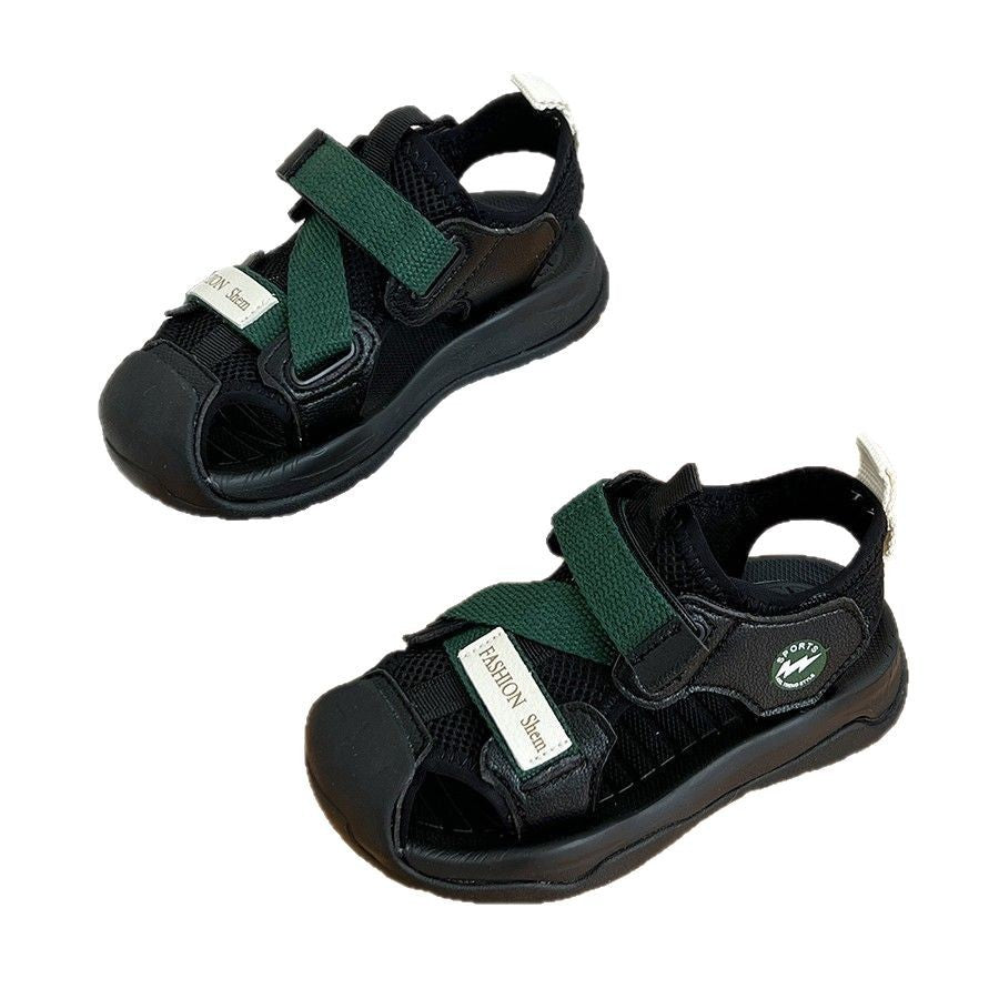 Kinder Sportsandalen mit Buchstabenmuster