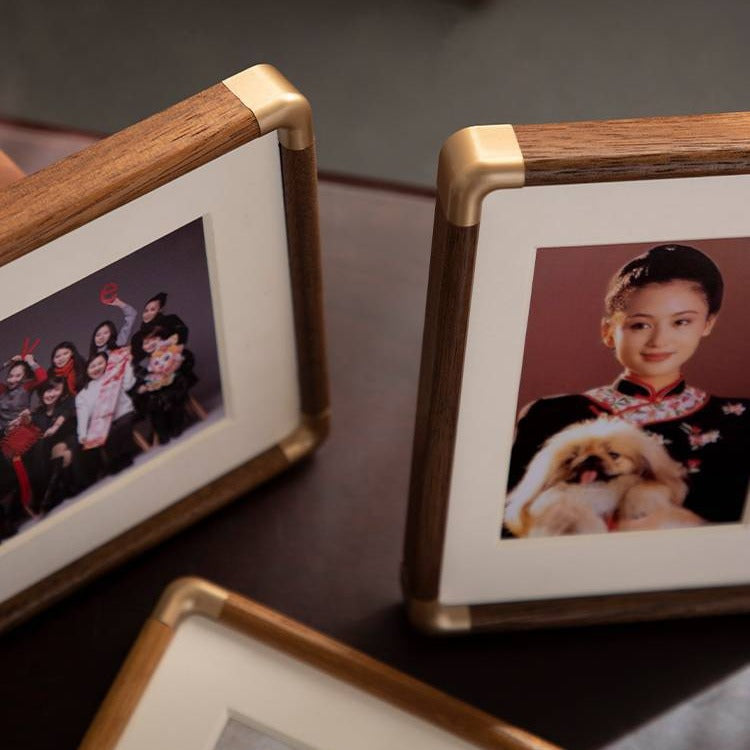 Fotorahmen aus Massivholz für 6 Familienporträts – Bild 2 | LuxeStyle