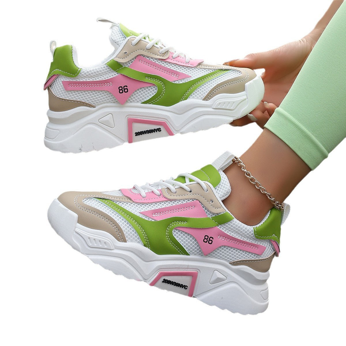 Sportliche Mesh-Sneaker mit Blumenmuster