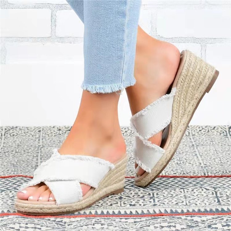 Weite Espadrille‑Sandalen mit Querband – Bild 5 | LuxeStyle