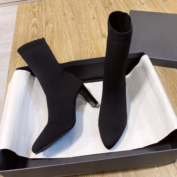 Elastische Stiefeletten mit Chunky-Heel und Karree-Spitze