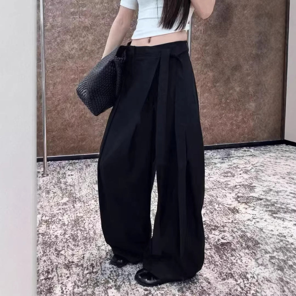 Weite Freizeithose mit hohem Bund