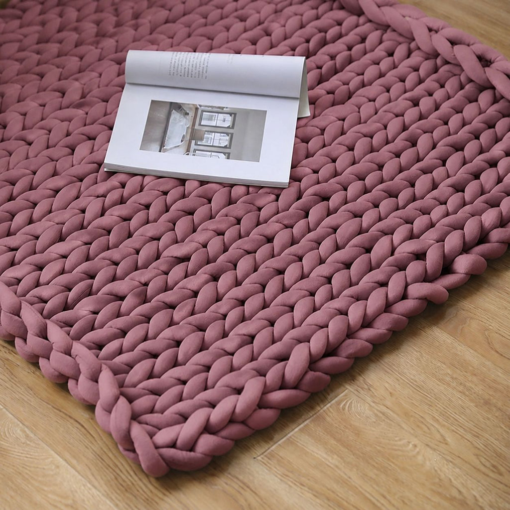 Grobgewobene Strickdecke aus Chenille-Garn