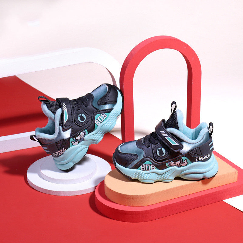 Plüsch-Babyschuhe mit Klettverschluss – Bild 4 | LuxeStyle