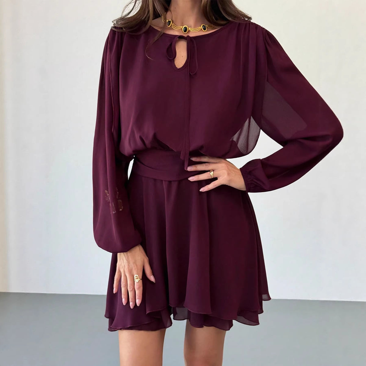 Figurbetontes A-Linien-Kleid mit Schnürung – Bild 3 | LuxeStyle