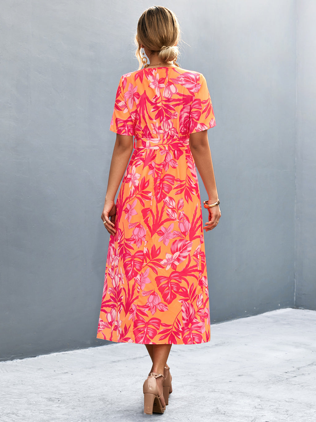 Geblümtes A-Linien-Kleid mit Schnürung – Bild 3 | LuxeStyle