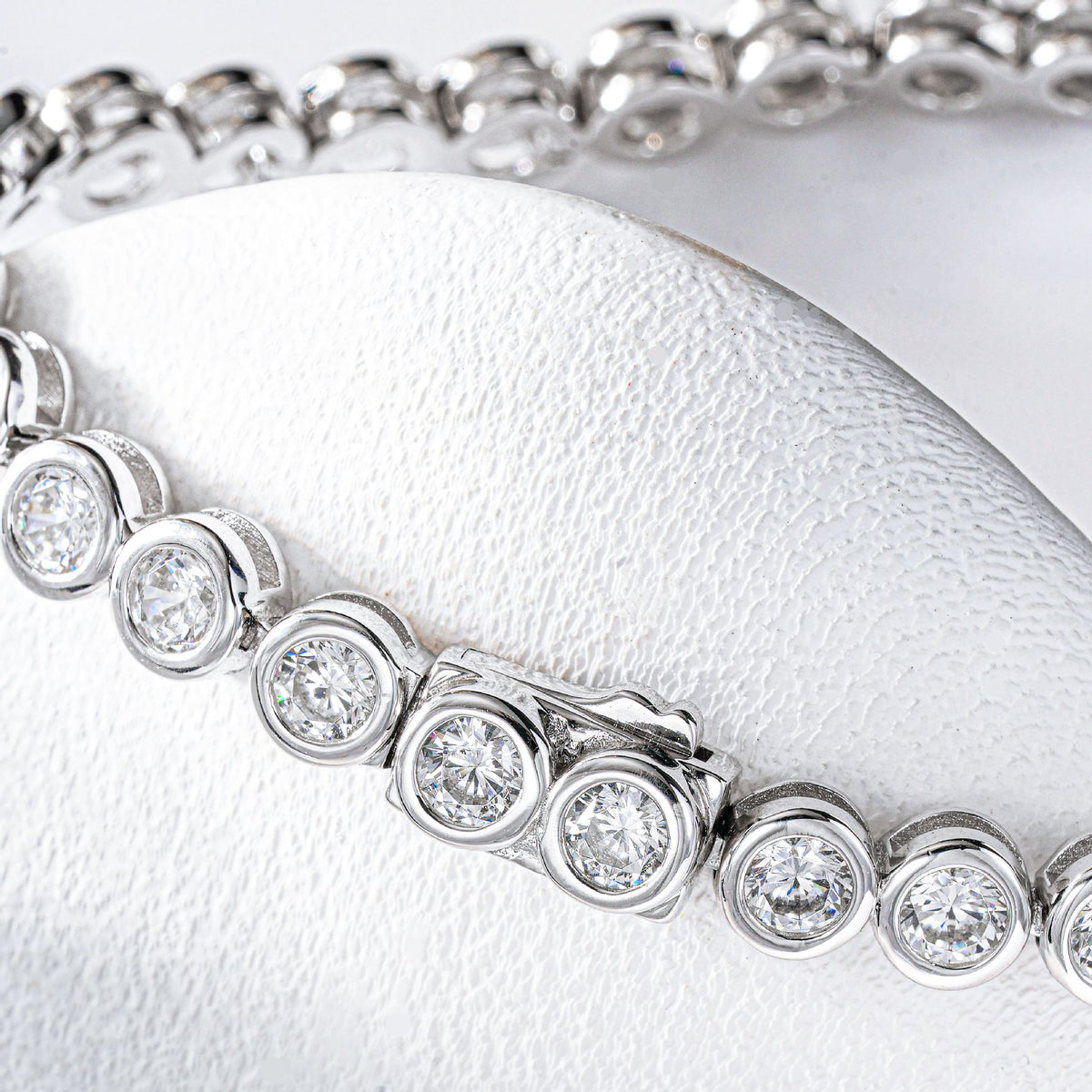 Armband aus 925er Silber mit Blasen-Design – Bild 4 | LuxeStyle