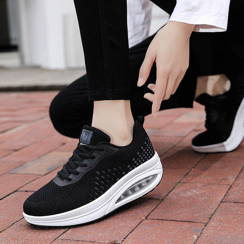 Sportliche Walking-Schuhe mit weicher Sohle