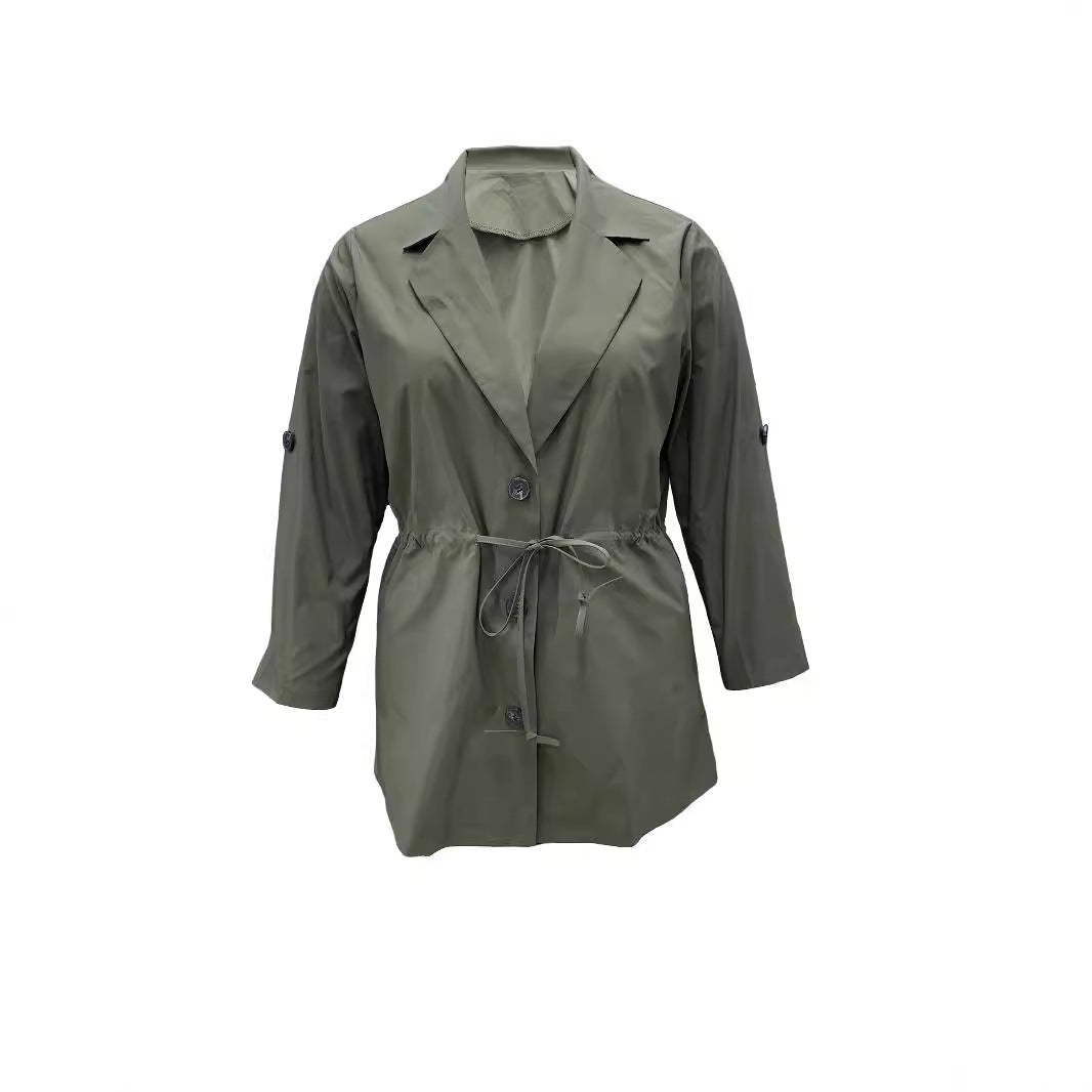 Trenchcoat mit Knopf in Armeegrün – Bild 3 | LuxeStyle
