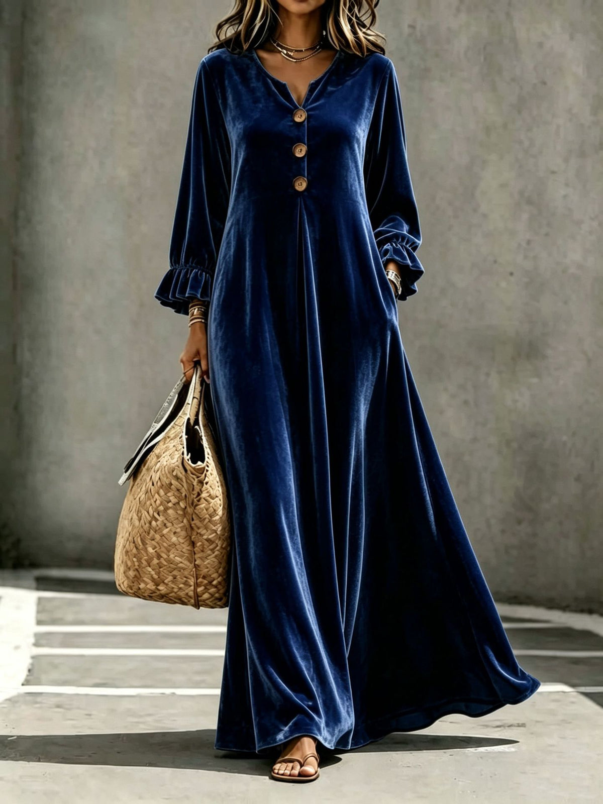 Samt-V-Ausschnitt-Kleid – Bild 8 | LuxeStyle