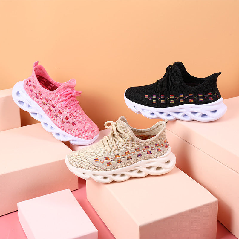 Sportliche Mädchenschuhe mit Mesh – Bild 3 | LuxeStyle
