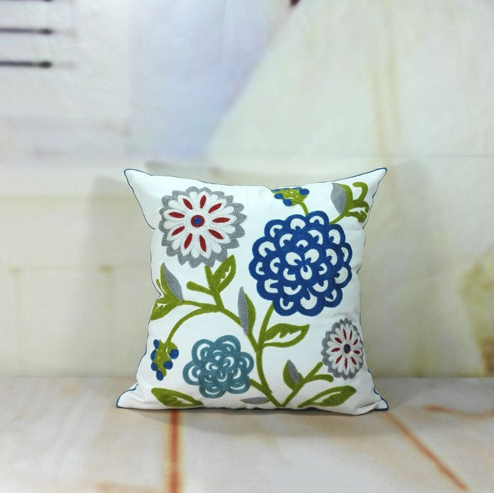3D-Stickerei Blumen Kissenbezug – Bild 1 | LuxeStyle