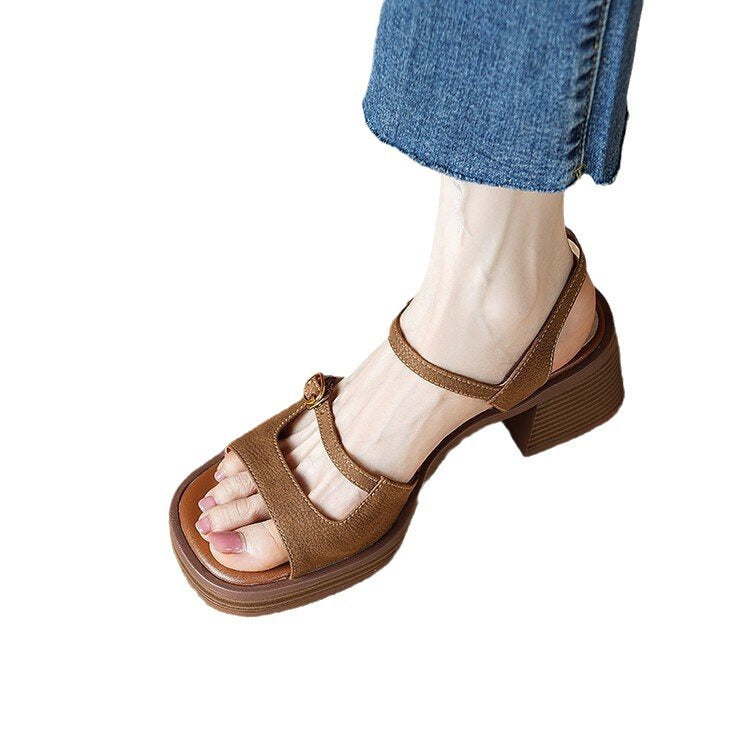 Milchweisse Retro-Sandalen – Bild 6 | LuxeStyle