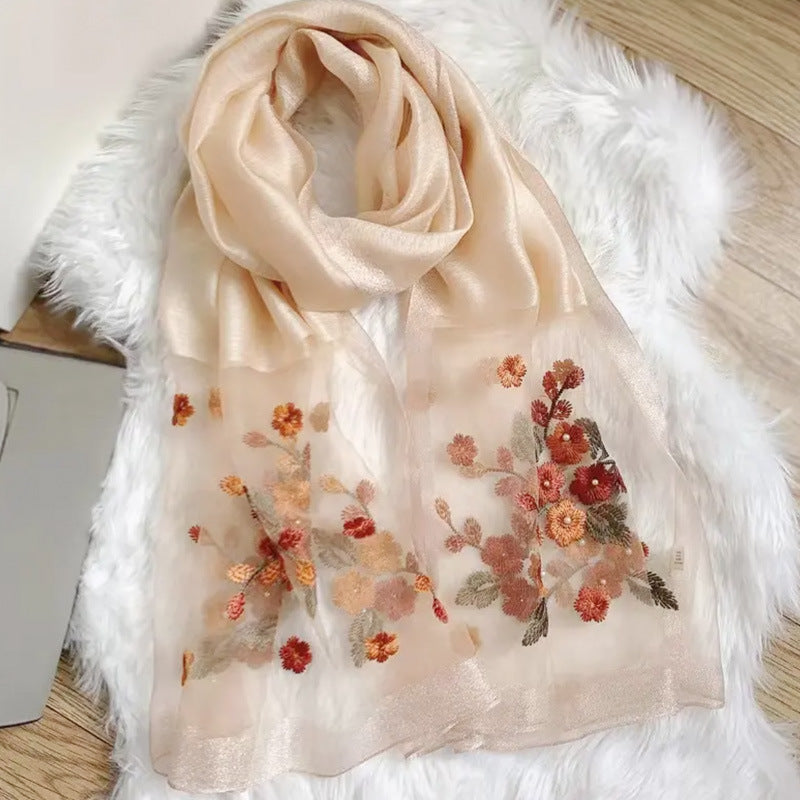 Seidenschal mit Wollanteil und Stickerei – Bild 5 | LuxeStyle