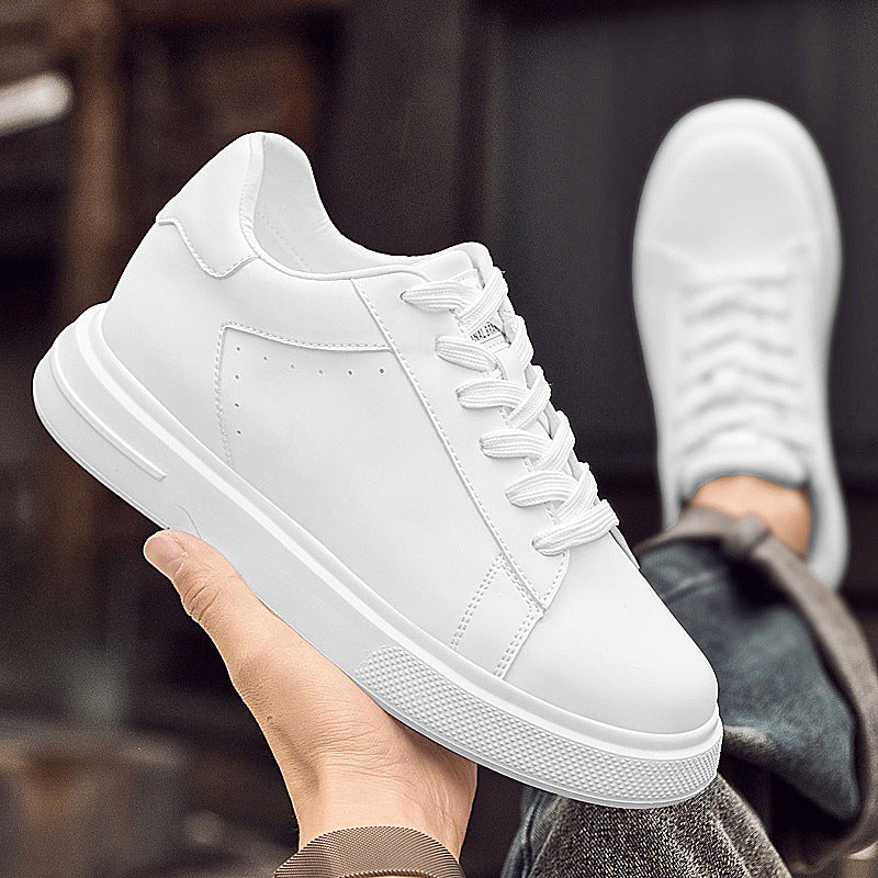 Sportlich-elegante Sneaker mit diskreter Erhöhung