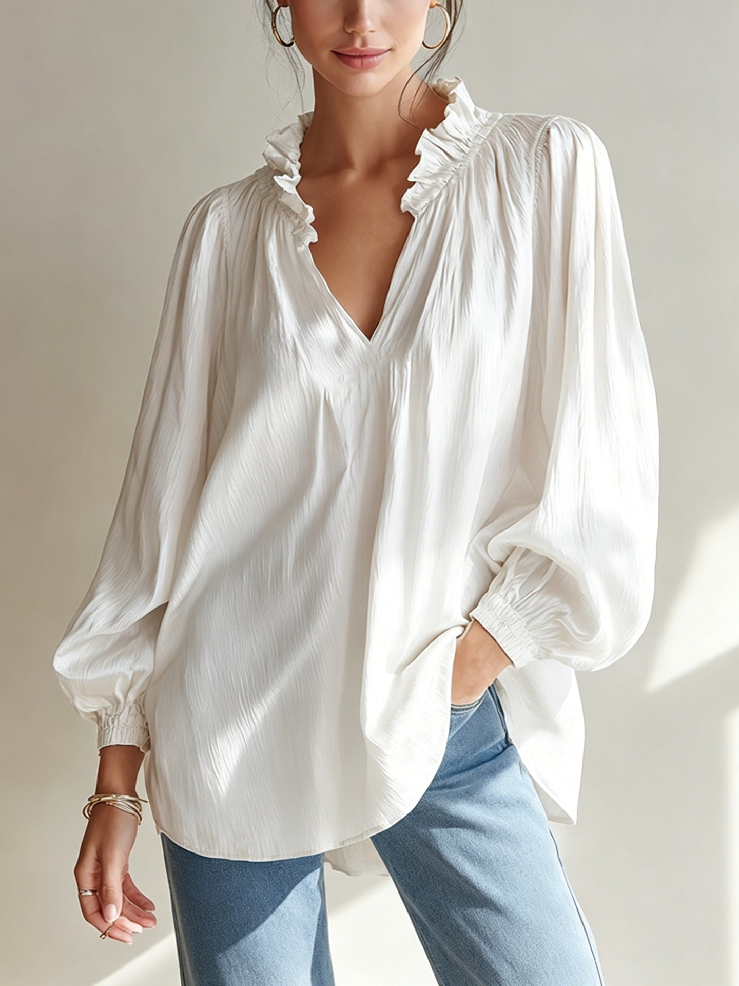 Elegantes V-Shirt mit Ballonärmeln