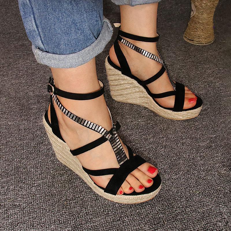 High Heels mit Riemchen für den Ausgang