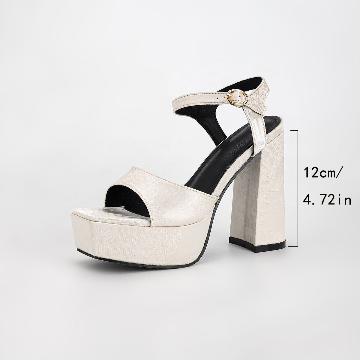 Satin Plateau-Sandalen mit Stickerei