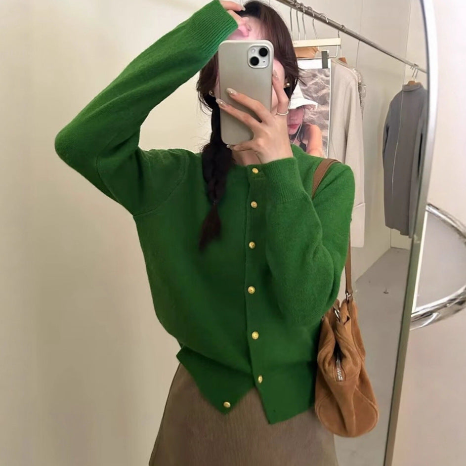 Vielseitiger Cardigan mit Goldknöpfen