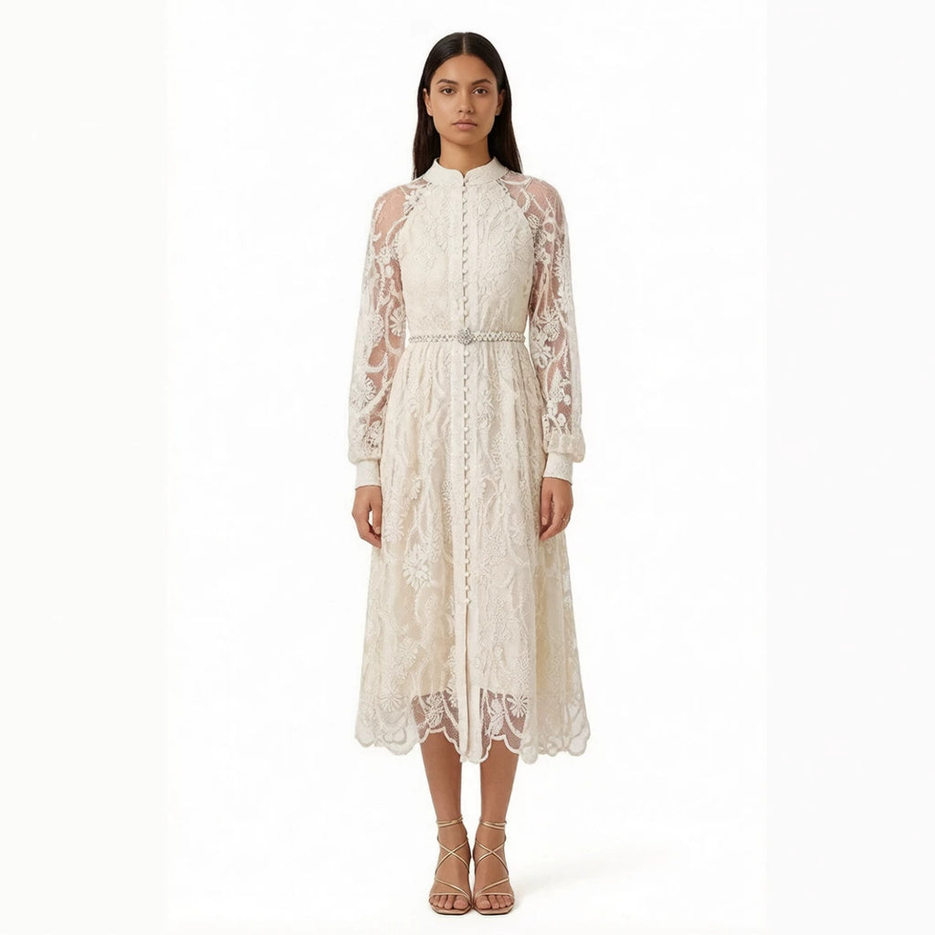 Elegantes Langarm-Kleid mit Stickerei