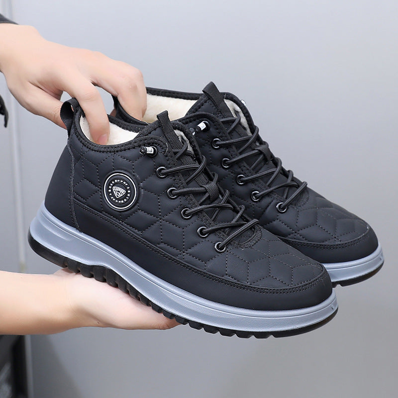 Gefütterte Winterschuhe mit dicker Sohle